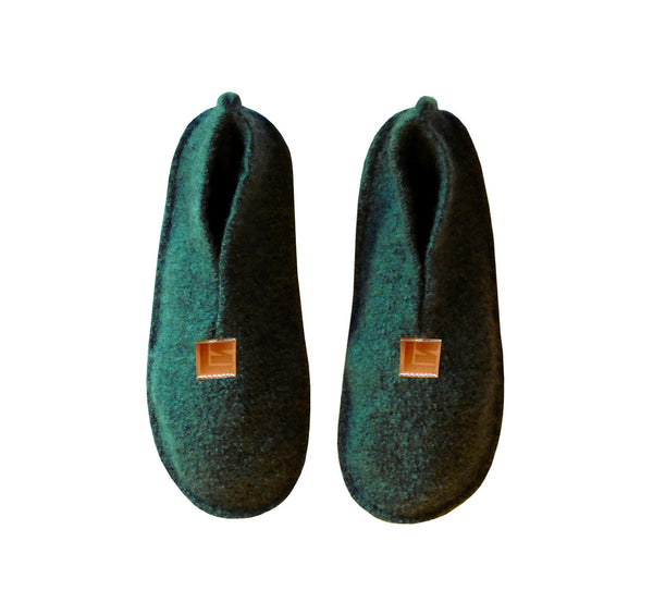Warm, comfortable and cozy green slippers, home shoes handmade of felted wool, Nordic reindeer leather sole.