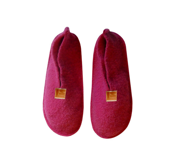 Warm, comfortable and cozy pink slippers, home shoes handmade of felted wool, Nordic reindeer leather sole.